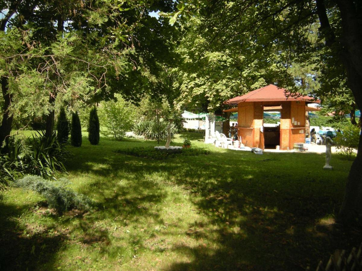 Park Hotel Persey Varna Exteriör bild