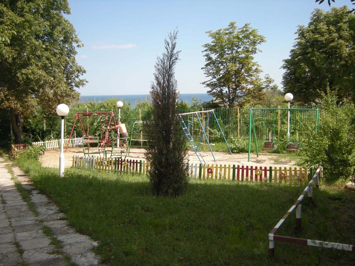 Park Hotel Persey Varna Exteriör bild