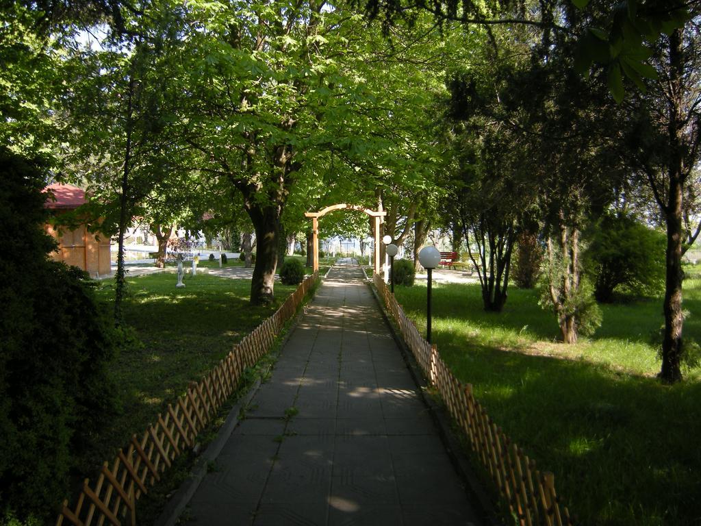 Park Hotel Persey Varna Exteriör bild