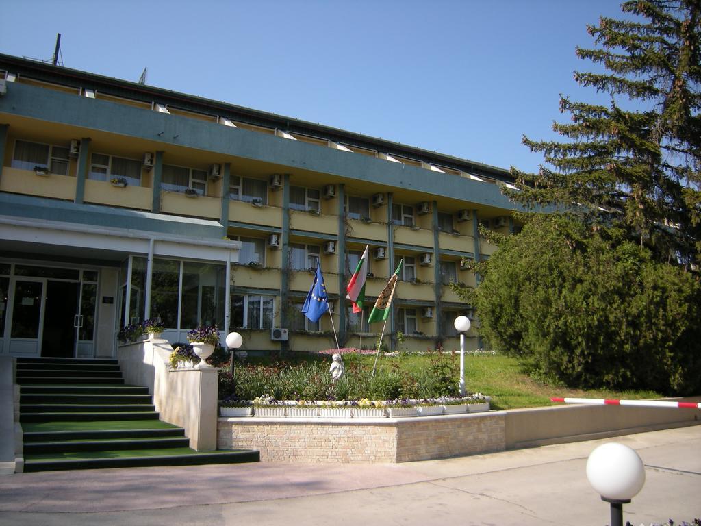 Park Hotel Persey Varna Exteriör bild