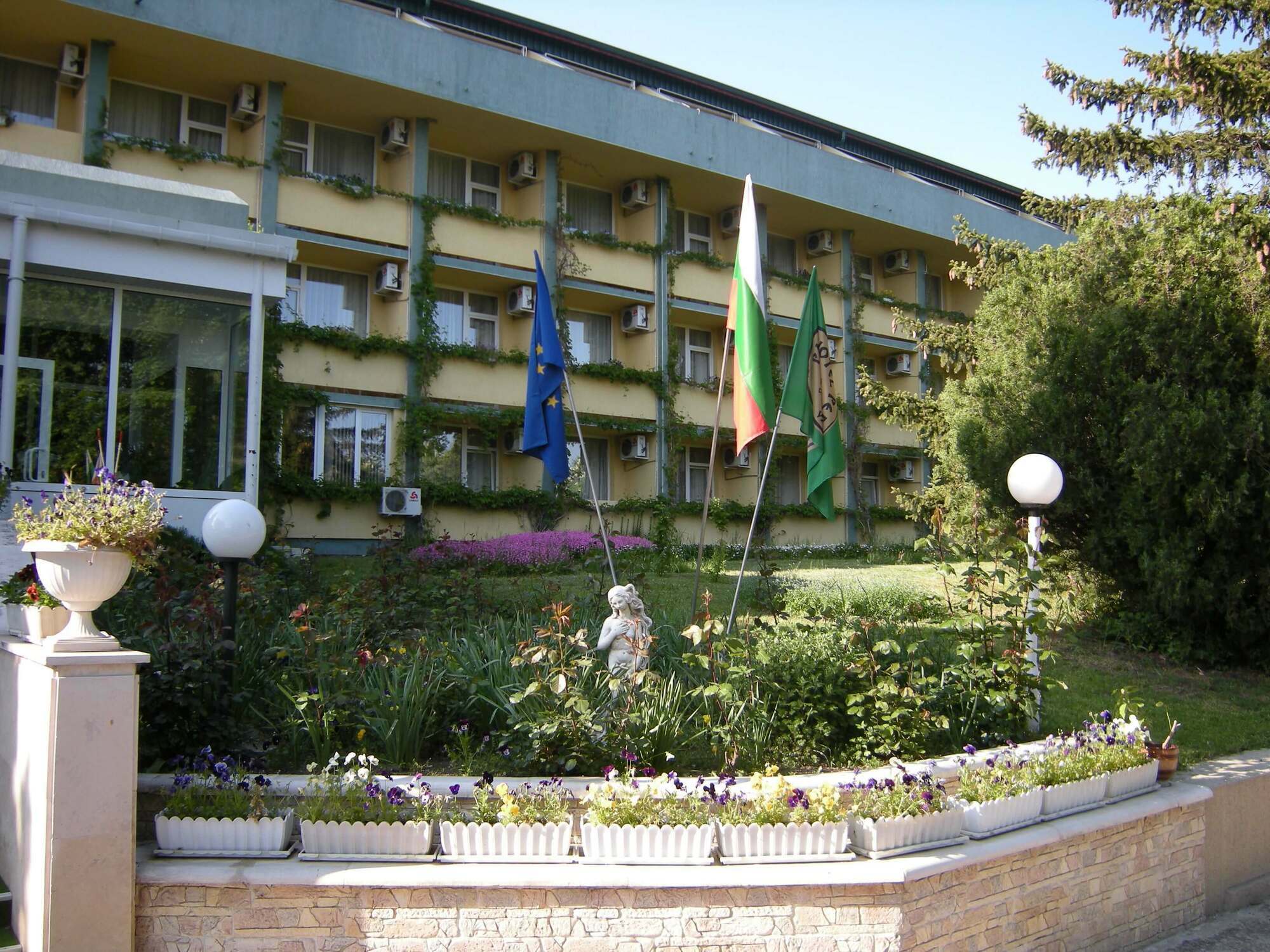 Park Hotel Persey Varna Exteriör bild